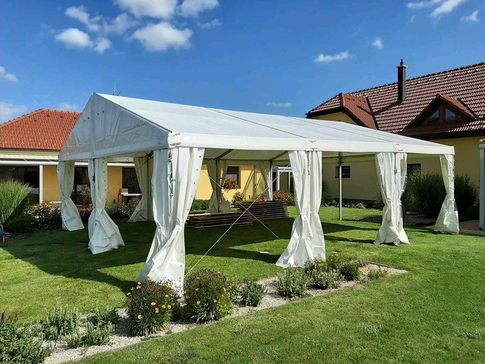 Pronájem party stanů